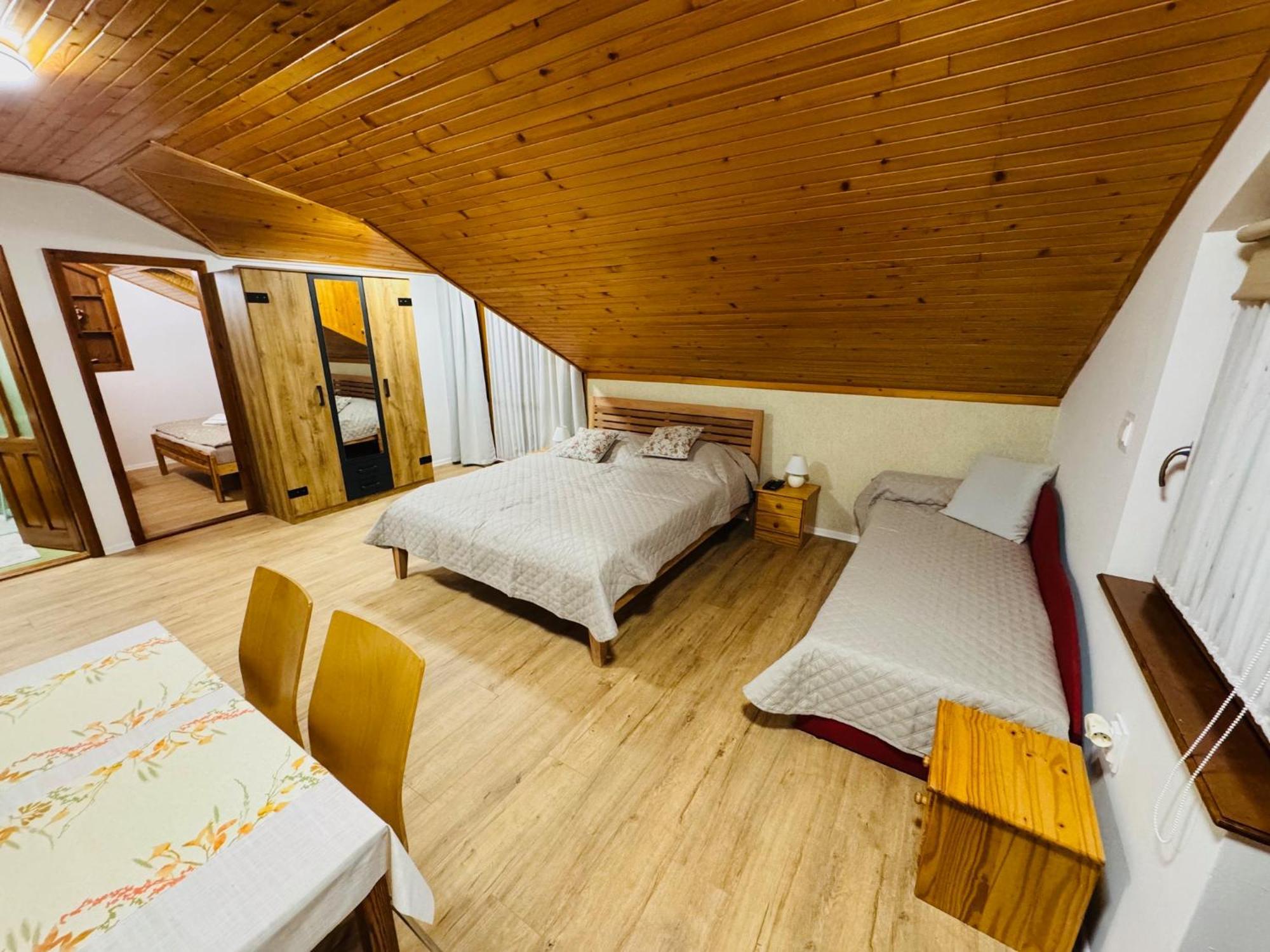 Apartmany Vinné Екстериор снимка