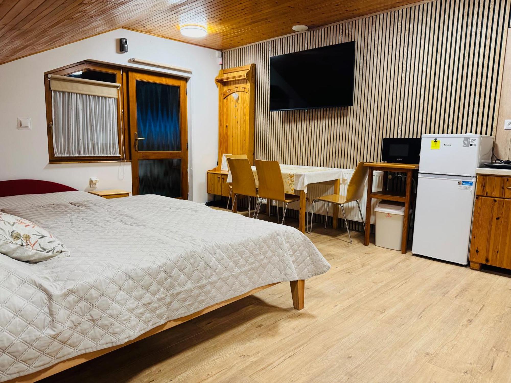 Apartmany Vinné Екстериор снимка