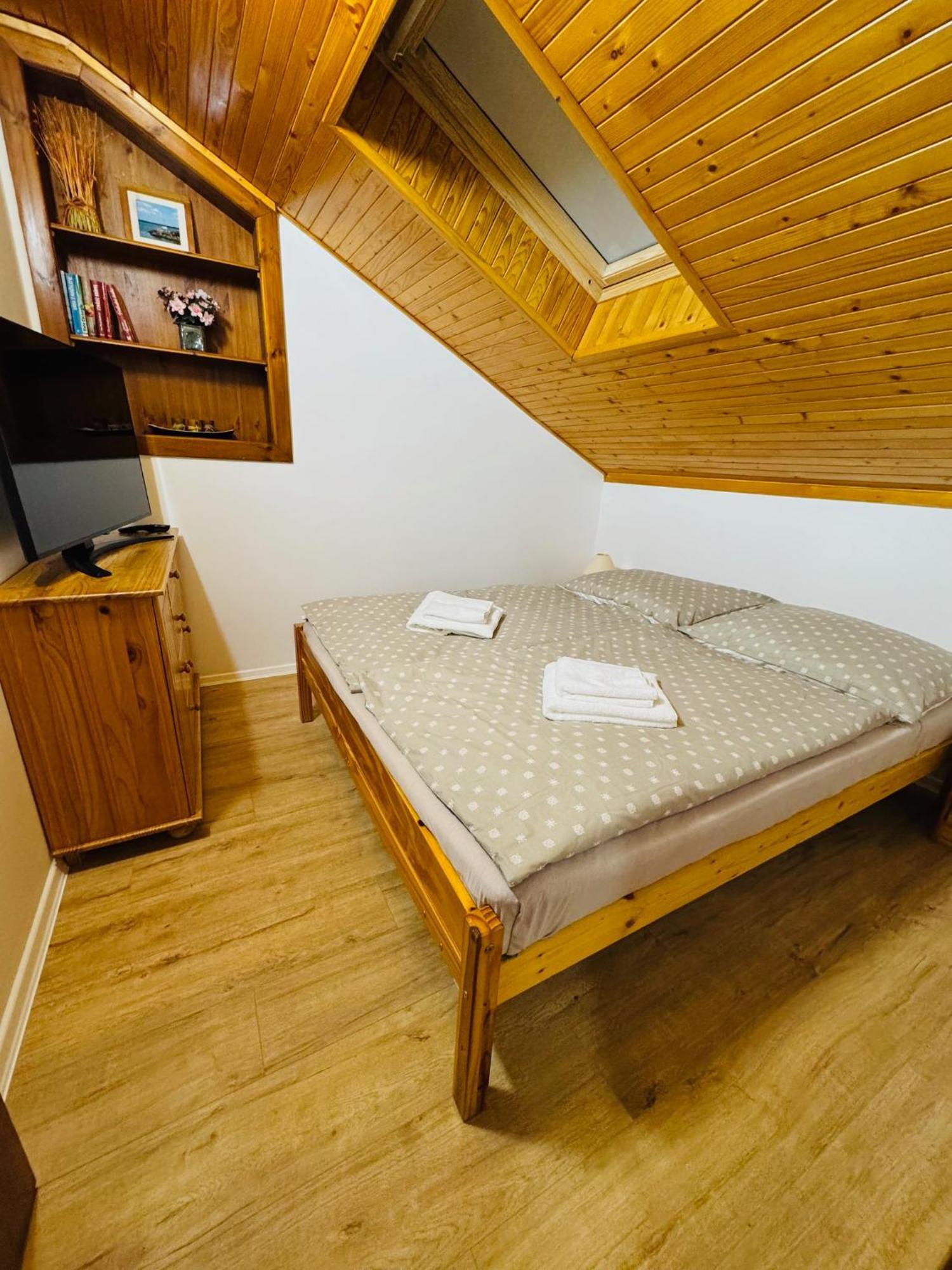 Apartmany Vinné Екстериор снимка