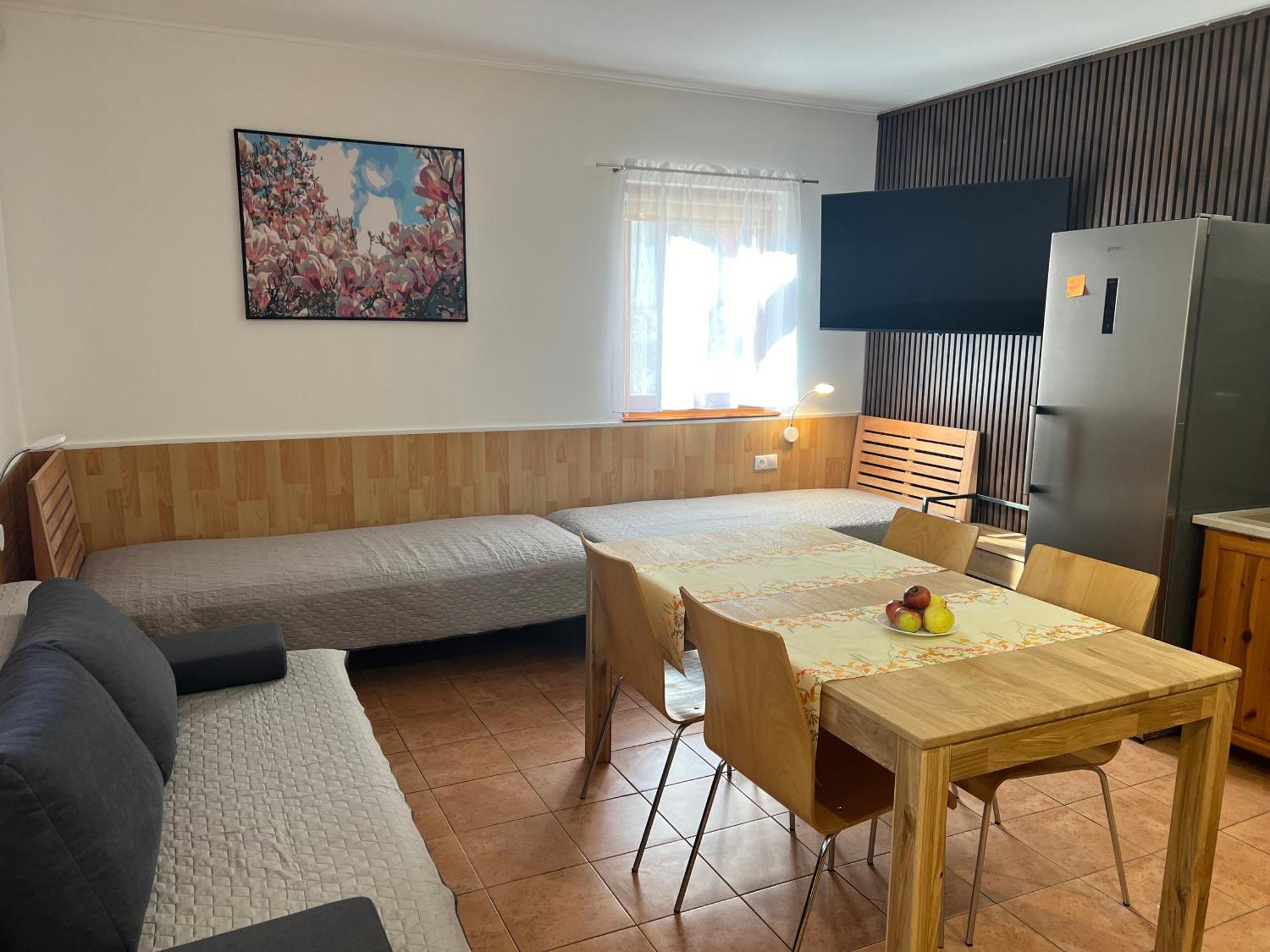 Apartmany Vinné Екстериор снимка