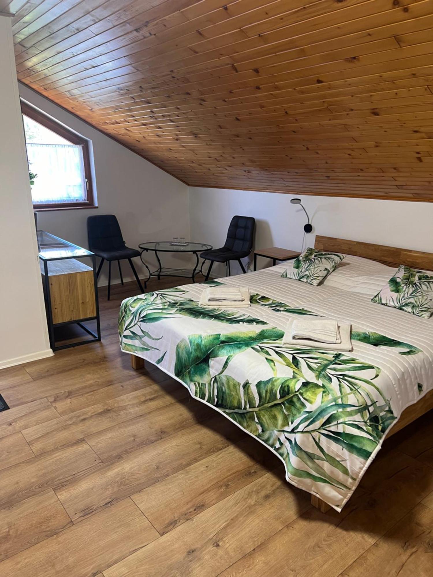 Apartmany Vinné Екстериор снимка