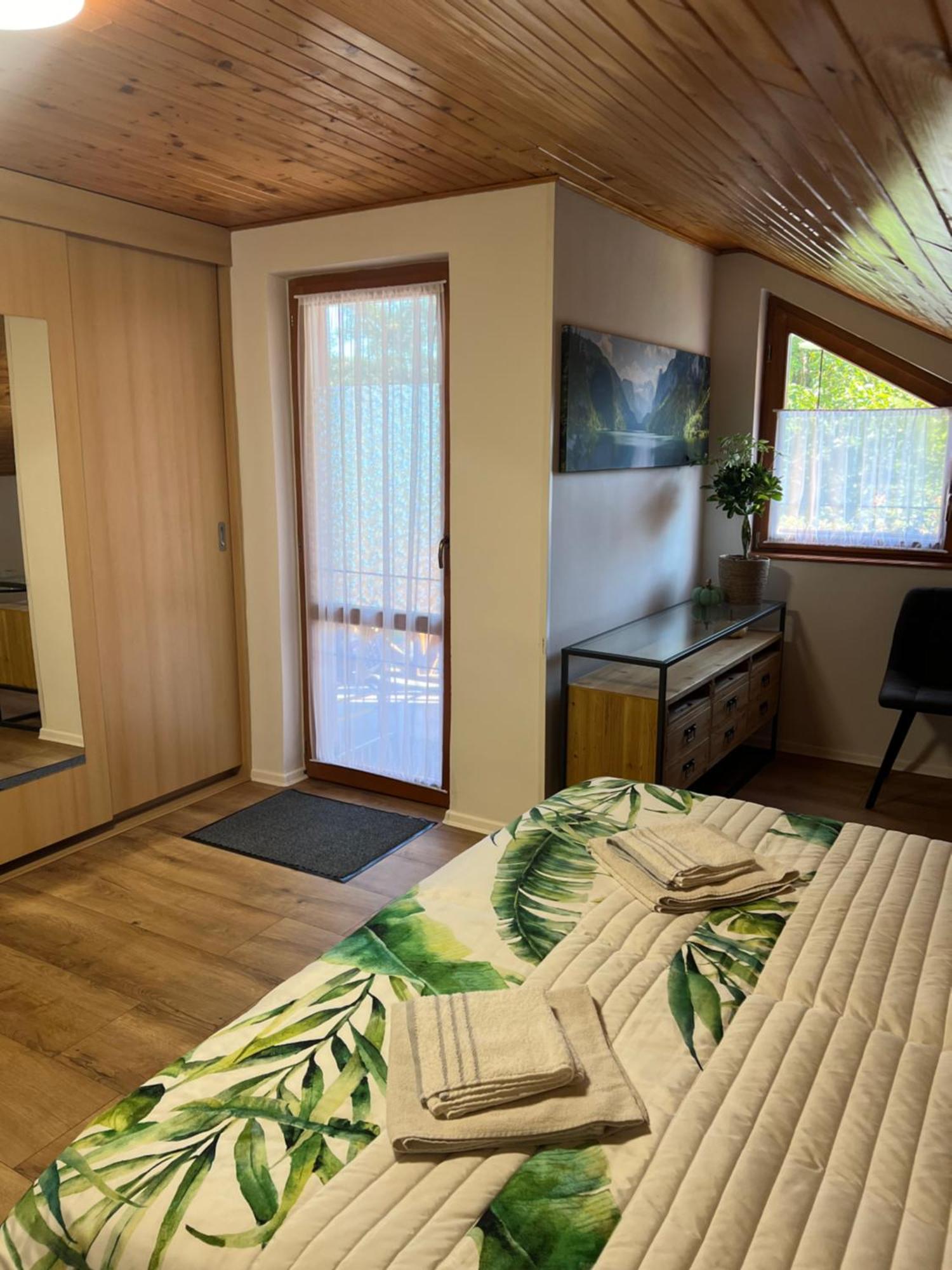 Apartmany Vinné Екстериор снимка
